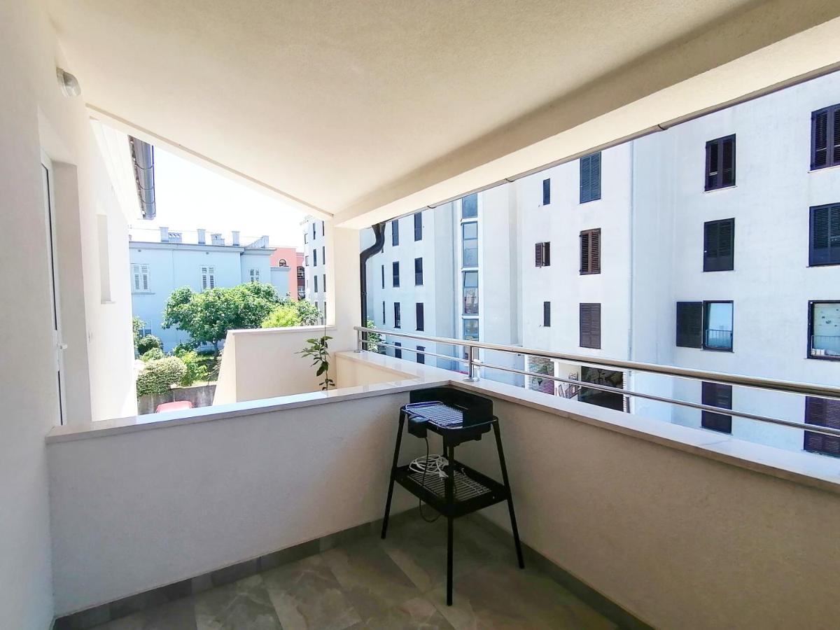 Holiday Apartment Dunja Pula Exterior photo