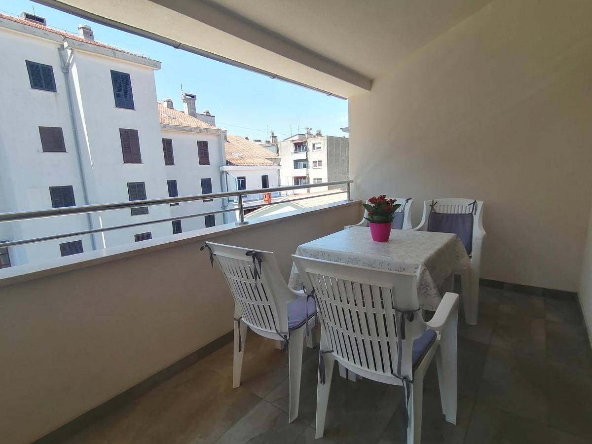 Holiday Apartment Dunja Pula Exterior photo